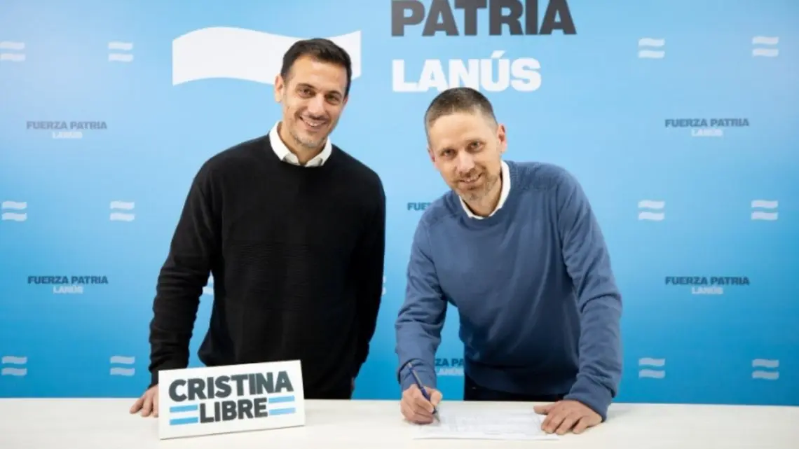 Intendente presenta a su candidato con cartel “Cristina libre” en el acto político