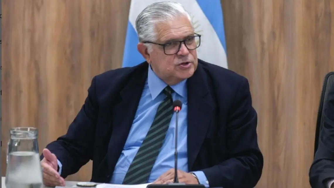 López Murphy propone Argentum como nueva moneda para reemplazar al peso en el ámbito económico argentino