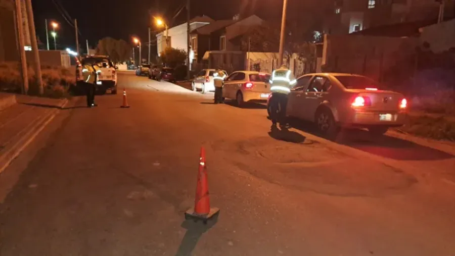 Conductor bajo influencia de alcohol atropella a inspectora durante un control de tránsito