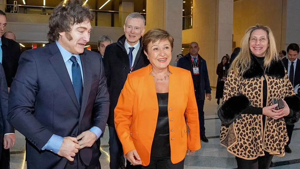 FMI intensifica presión sobre el Gobierno para extender el superávit fiscal y reducir el gasto público