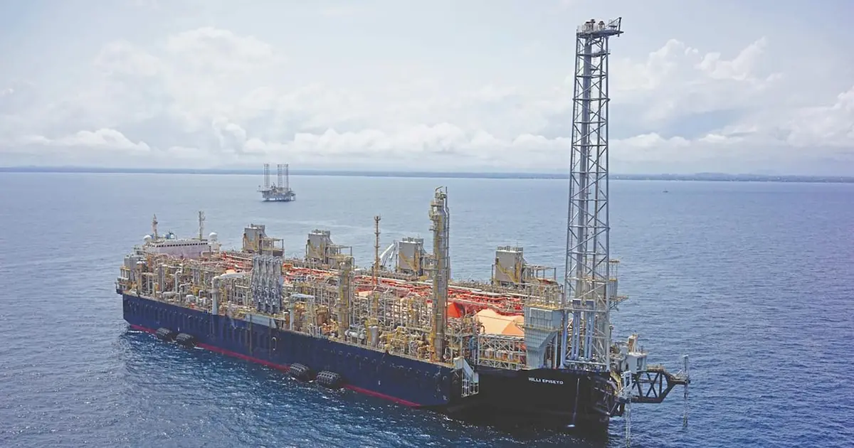 YPF ajusta su proyecto de GNL: cinco barcos en Río Negro, mayor exportación de petróleo y nuevo socio internacional