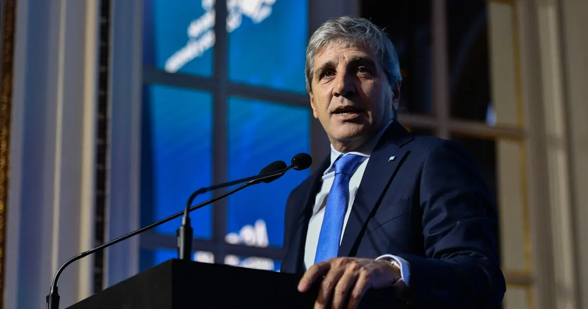 Caputo asegura que rechazo al veto presidencial beneficiará al Gobierno y reafirma compromiso con el sendero fiscal