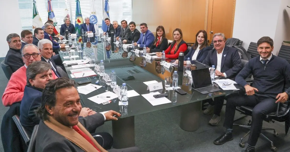 El Gobierno mantiene el diálogo con gobernadores pese a las leyes que molestan a Milei