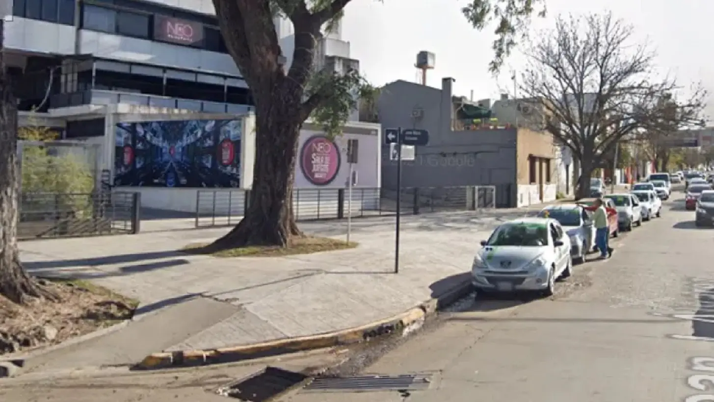 Hombre fallece tras descompensarse en plena vía pública