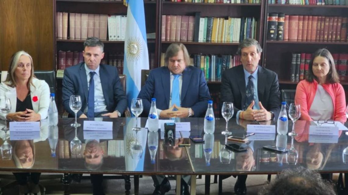 Histórico anuncio en Derechos Humanos: juez Vaca Narvaja confirma hallazgo de restos humanos en La Perla