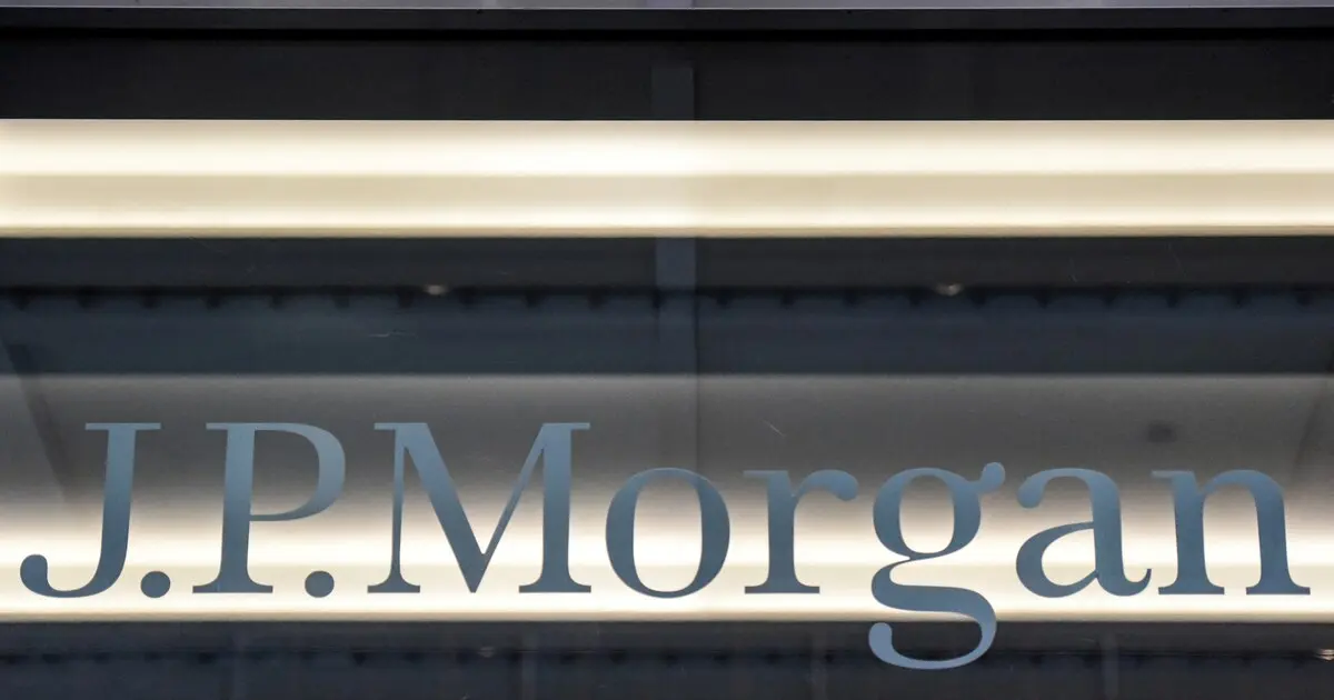 JP Morgan analiza el impacto del dólar y las tasas ante una posible victoria del kirchnerismo en el mayor distrito electoral