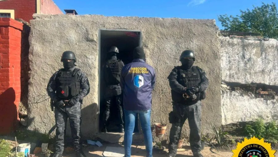 Allanamientos por narcomenudeo en Victoria: secuestran droga, armas y detienen a tres personas
