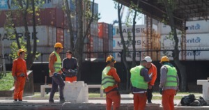 Actividad económica seguirá limitada en el tercer trimestre por suba de tasas y recortes en proyecciones de PBI 2025