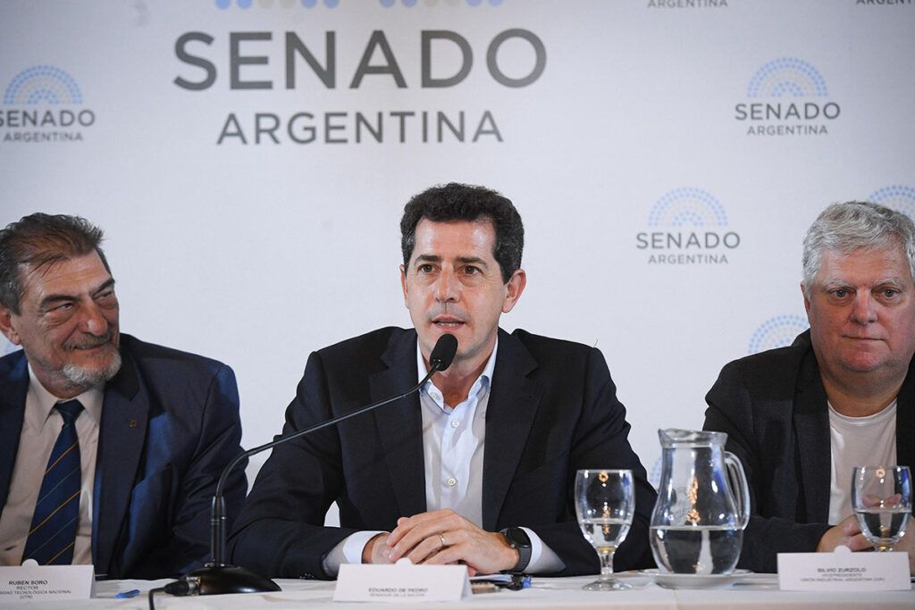 Wado de Pedro: “Nunca más a gobiernos que destruyan el trabajo, la industria nacional y la educación argentina”