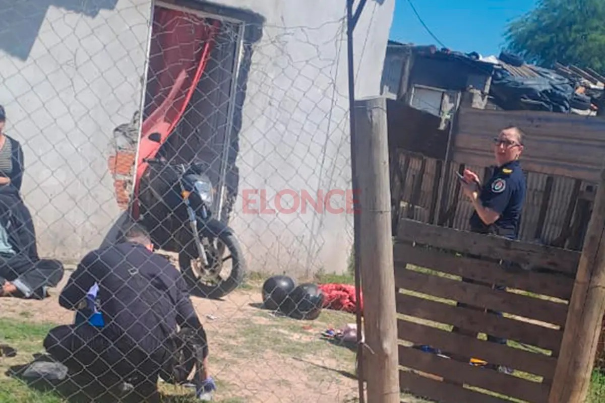 Dos detenidos en Paraná por violento asalto a chofer de app: recuperan moto, $430.000 y un revólver .38