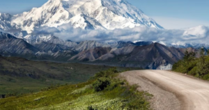 Las Siete Cumbres: desafío extremo que divide a montañistas y enciende debate político sobre turismo y riesgo