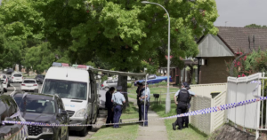 Policía encuentra explosivos improvisados y dos banderas de ISIS en auto ligado a autor de la masacre en Bondi Beach