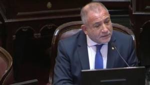 Luis Juez se alía al oficialismo y potencia al interbloque libertario en el Senado