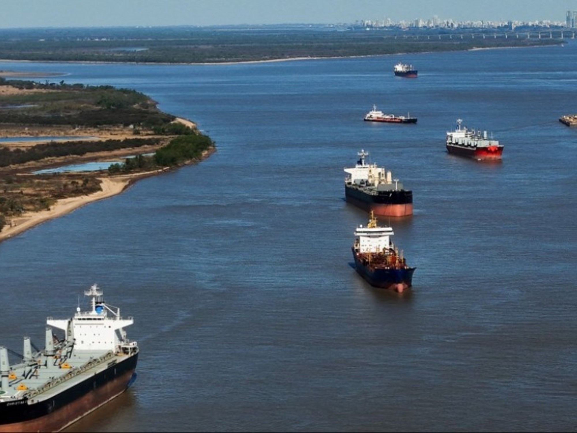 Licitación de la Hidrovía: exportadores piden bajar las tarifas mínimas que se cobrarían