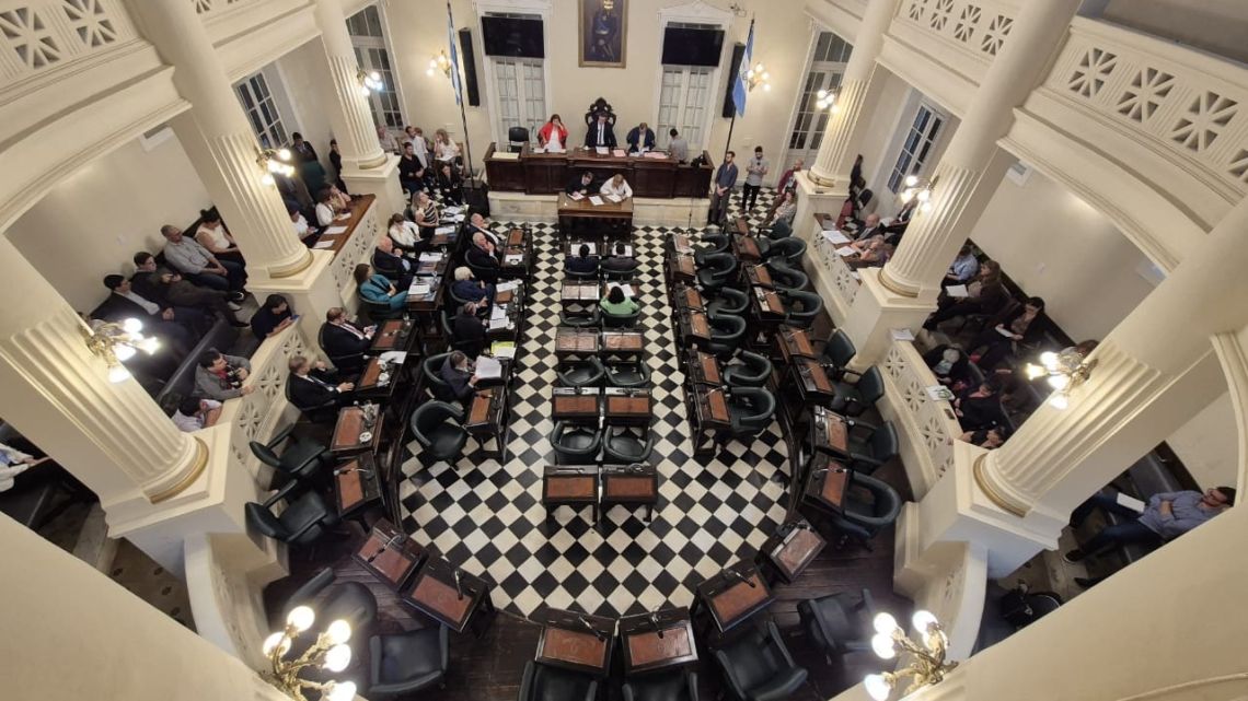 Presupuesto en Corrientes: oficialismo confía en dos tercios y define a Ricardo Colombi como ‘oficialismo atenuado’