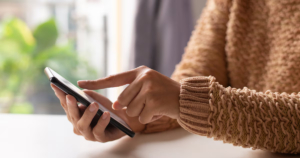 Crecen denuncias por estafas digitales en la Ciudad: cómo evitar ser víctima; suben consultas por morosidad en tarjetas