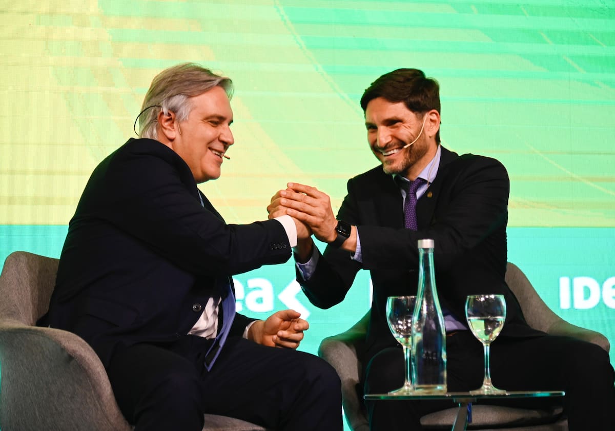 Tensión con gobernadores clave. La Casa Rosada demora los contactos con Llaryora y Pullaro, que profundizan sus reclamos