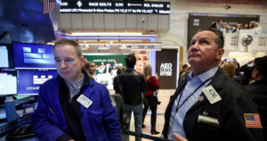 Jornada financiera: dólar al mínimo desde oct (Banco Nac. $1.415; mayorista<$1.400); S&P Merval -5,5%, Wall St. -18%