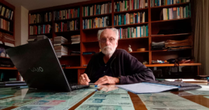 De Pablo atribuye baja del dólar a compras de reservas del Banco Central y advierte dudas sobre la inflación argentina