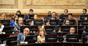 Gobernadores aliados pidieron separar y fraccionar la baja del impuesto a las Ganancias; por qué conviene a Economía