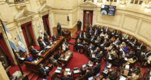 Licencias médicas: qué implicaba el inciso eliminado de la reforma laboral que tensionó al oficialismo y aliados