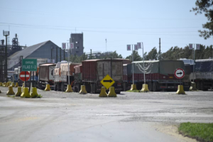 Fuerte rechazo de los exportadores a sorpresivo paro de aceiteros por reforma laboral