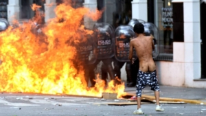 CGT: Molotovs, veredas destruidas y 39 detenidos en la marcha contra la reforma laboral