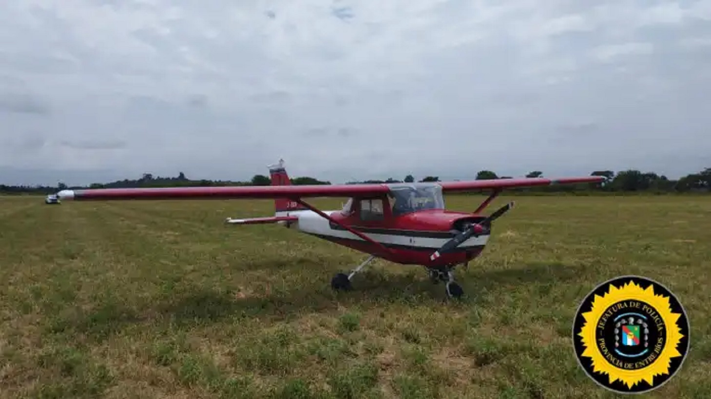 Despliegue policial tras aterrizaje de avioneta: detalles sobre los ocupantes y los hallazgos
