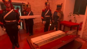 El sable corvo de San Martín vuelve al Convento Histórico de San Lorenzo en acto oficial del Gobierno nacional